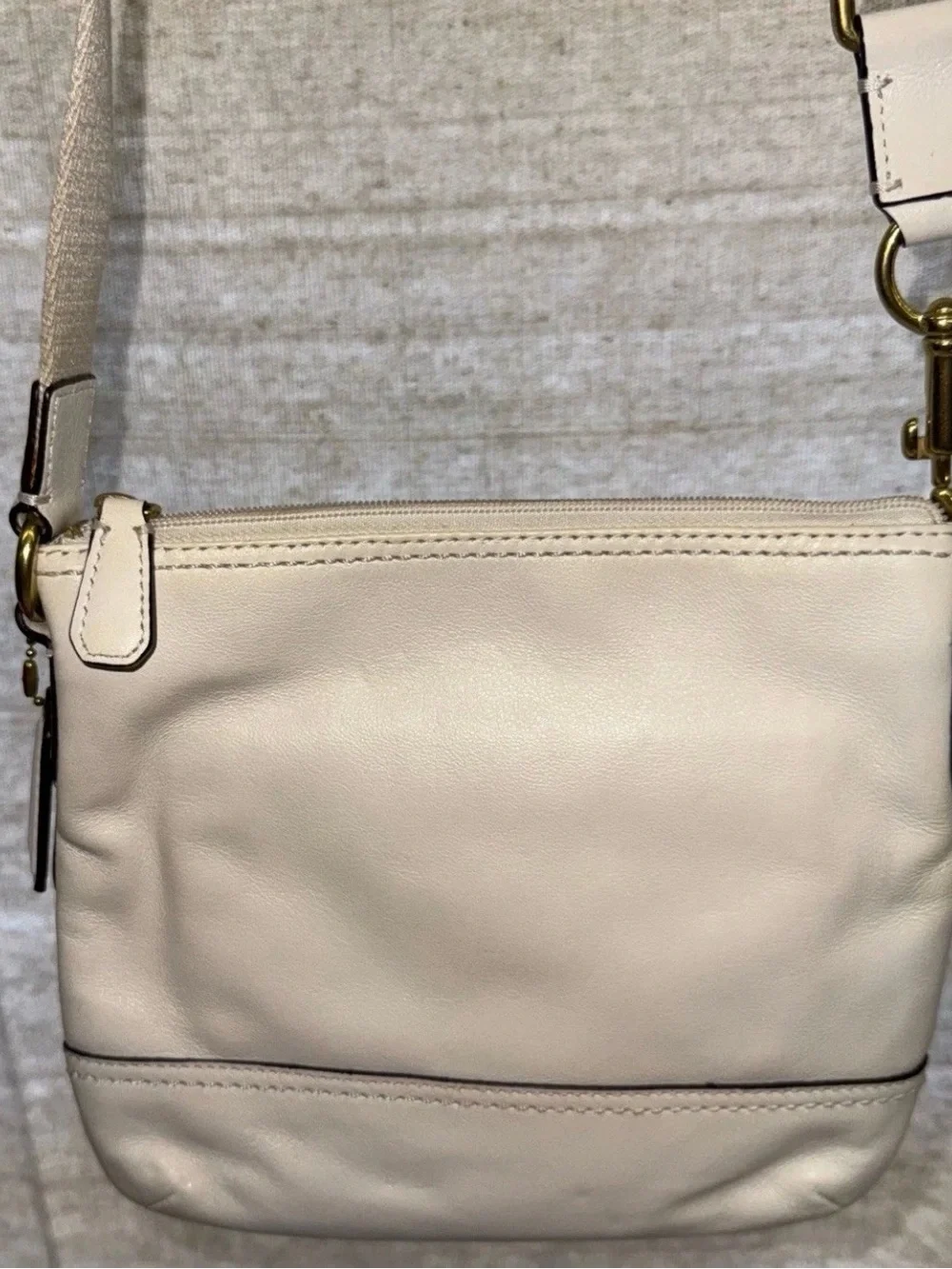 Coach Park Swingpack Crossbody Bag Leather Beige Ivory Gold Tone Hardware